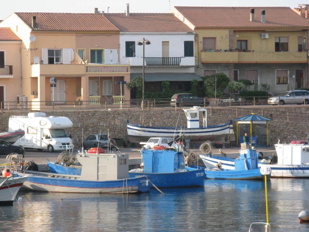 דירות איזולה רוסה Borgo Spiaggia Vista Mare חדר תמונה