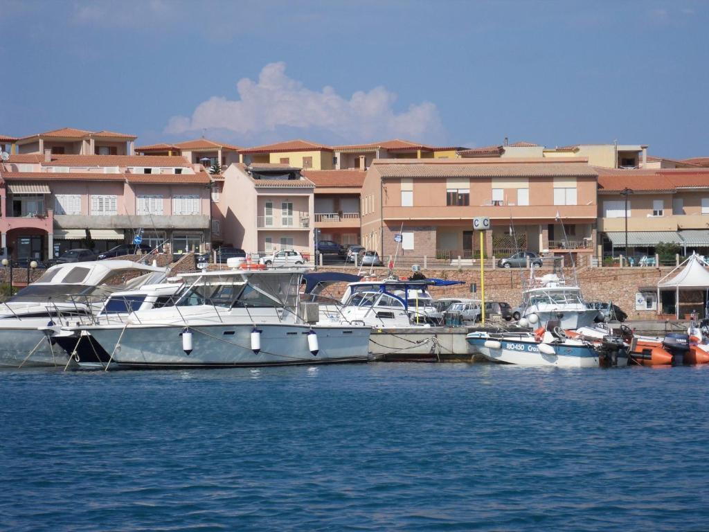 דירות איזולה רוסה Borgo Spiaggia Vista Mare חדר תמונה